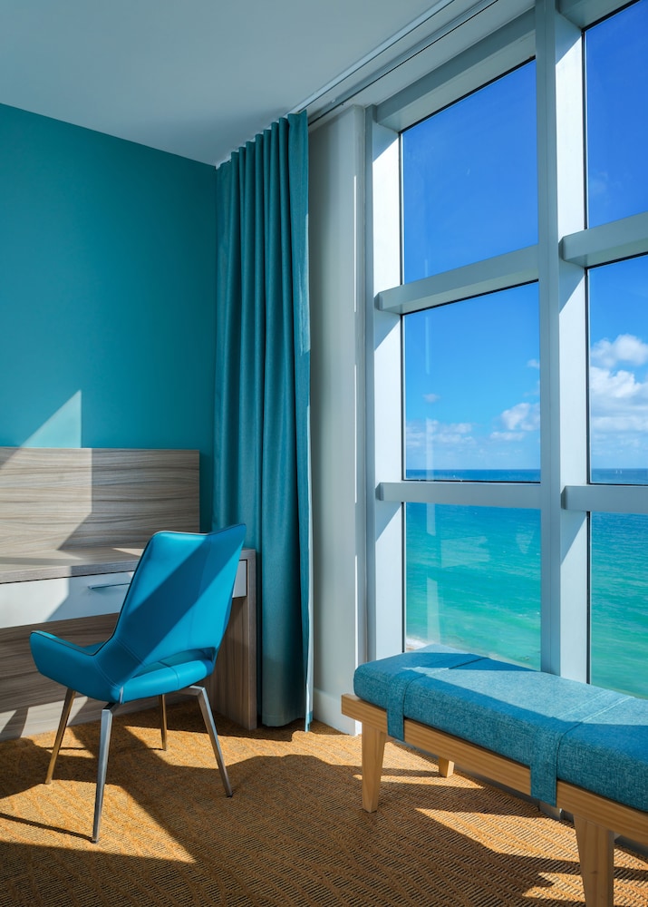 Deluxe One Bedroom Oceanfront Suite - Photo 5