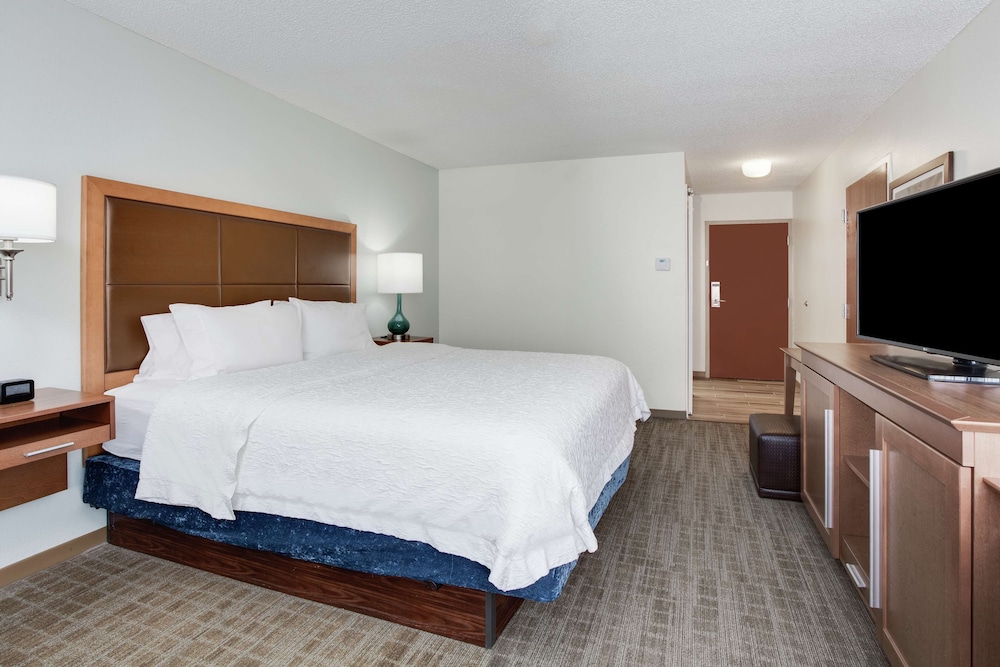 King Room with King Bed - Non-Smoking
