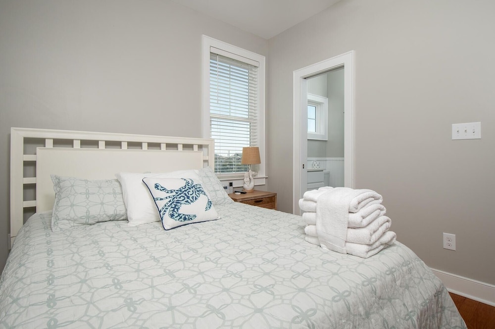 Townhome, 2 Bedrooms photo 2