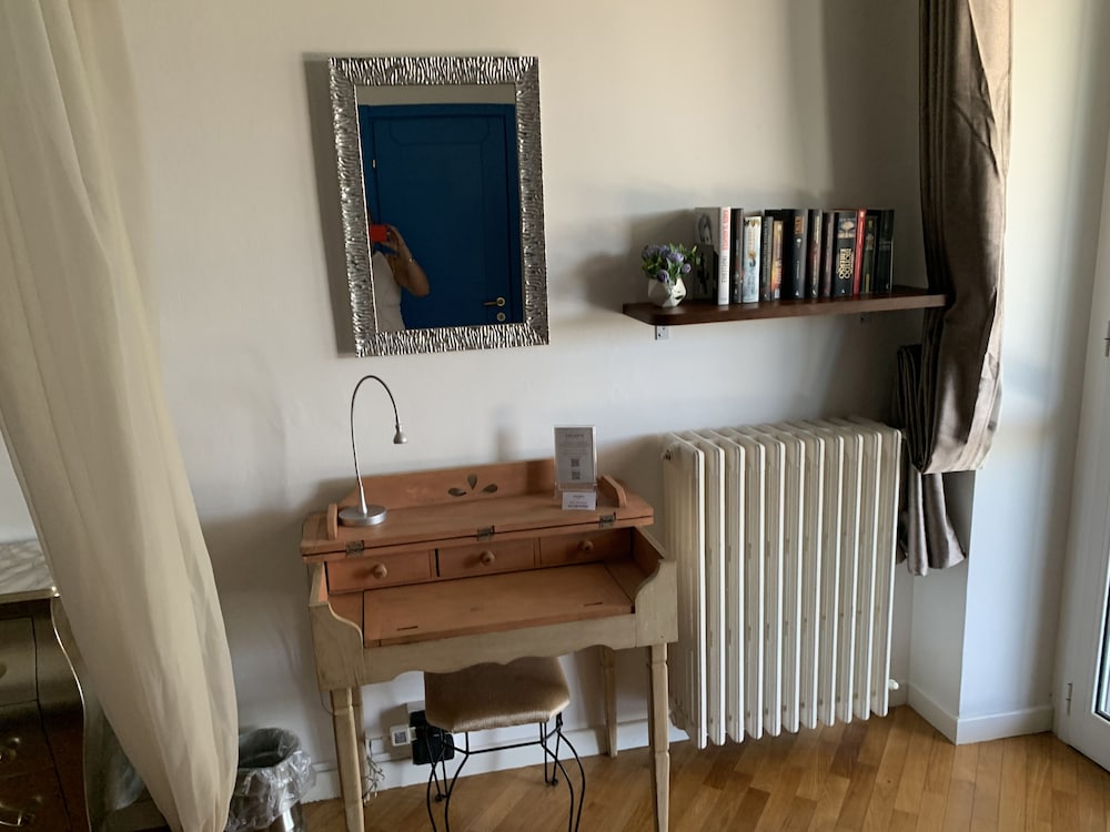 Deluxe Double Room, 1 Queen Bed, Balcony photo 3