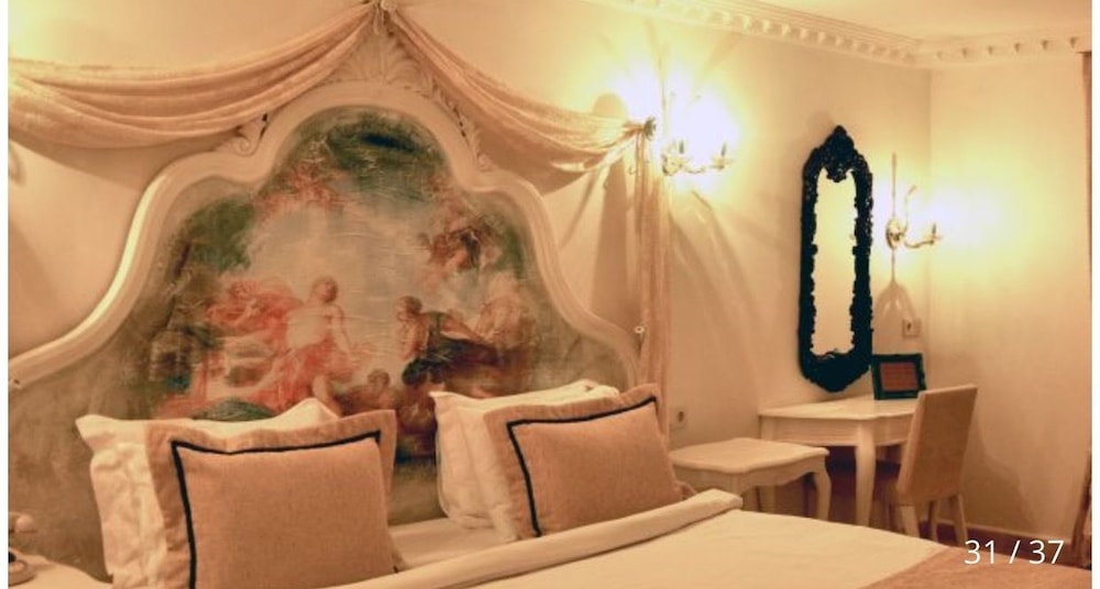 Deluxe Suite with Garden View photo 1