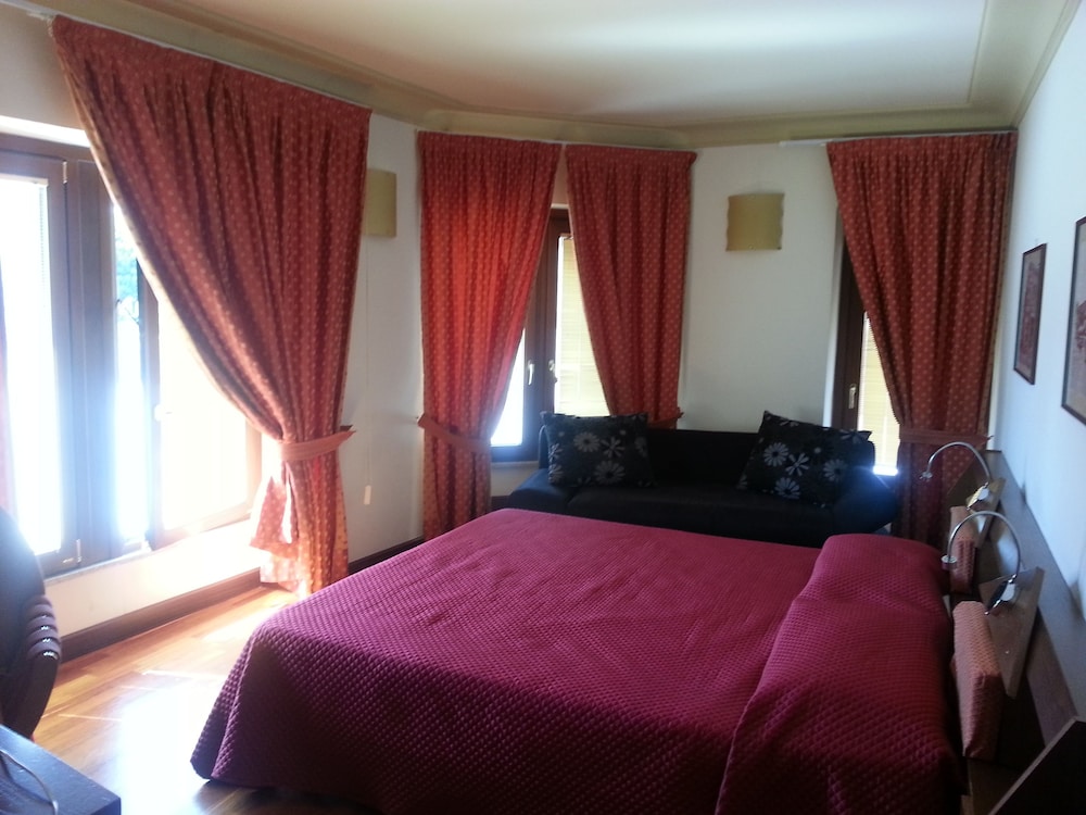 Premium Suite, City View