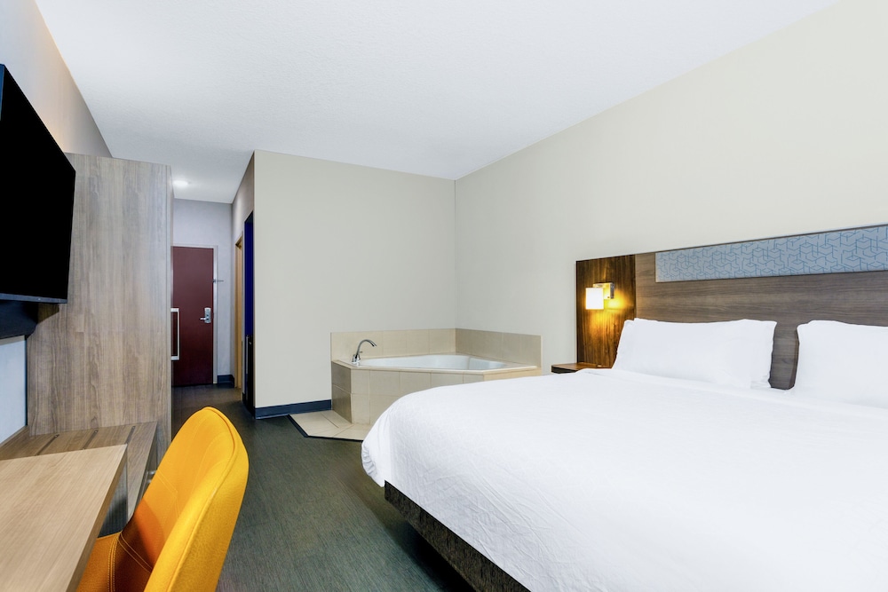 Suite, 1 King Bed, Jetted Tub - Photo 1