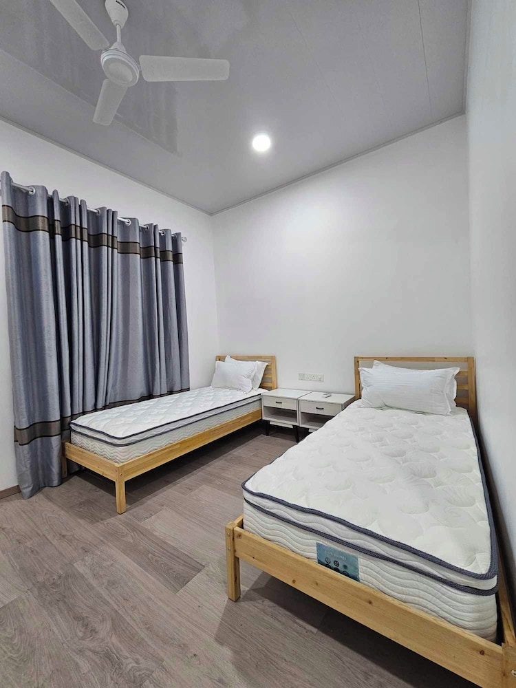 Standard Twin Room - Photo 2