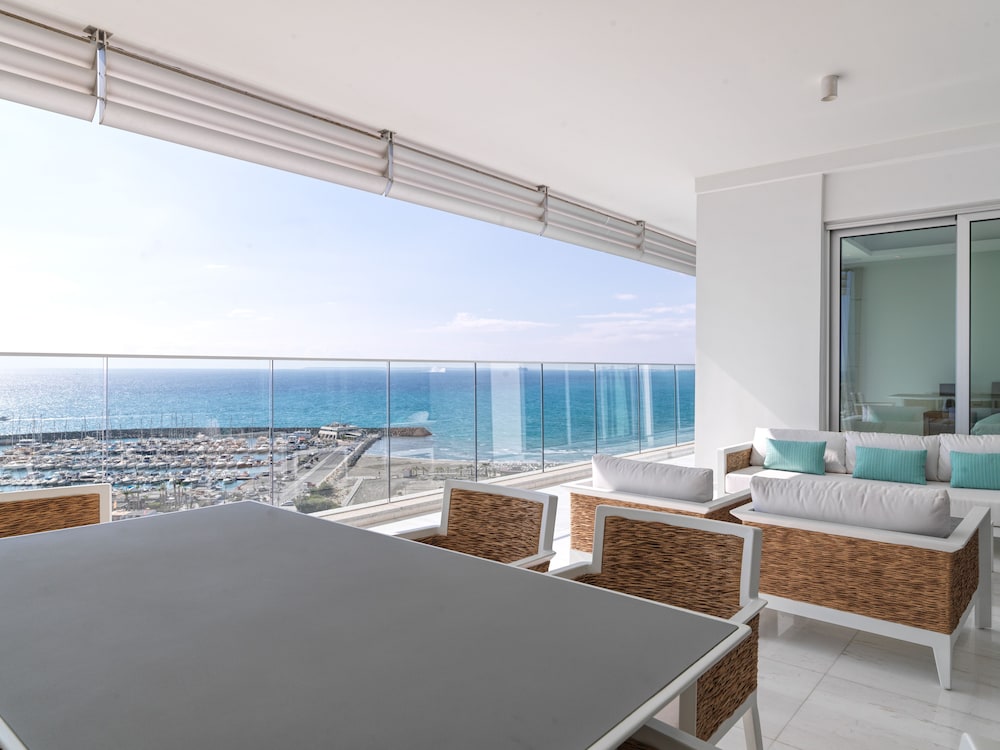 Luxury Apartment, 3 Bedrooms (9F) - Photo 18