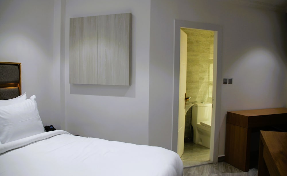 Standard Room - Photo 11