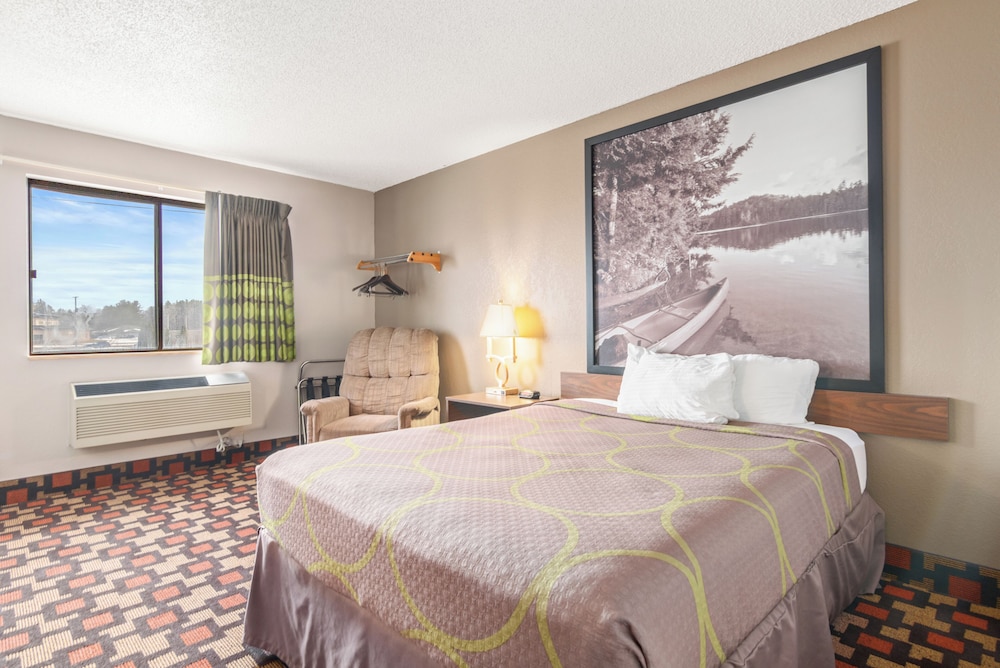 Deluxe Room, 1 Queen Bed, Non Smoking photo 1