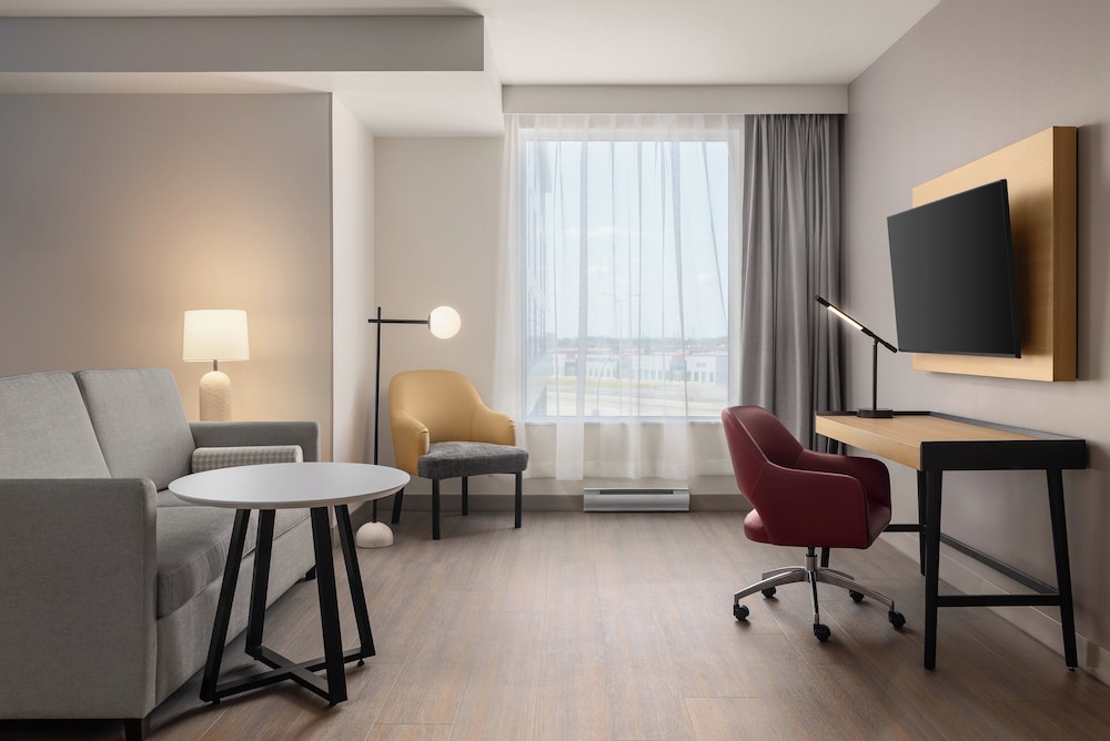 Suite, 1 Bedroom, Kitchen (Tub)
