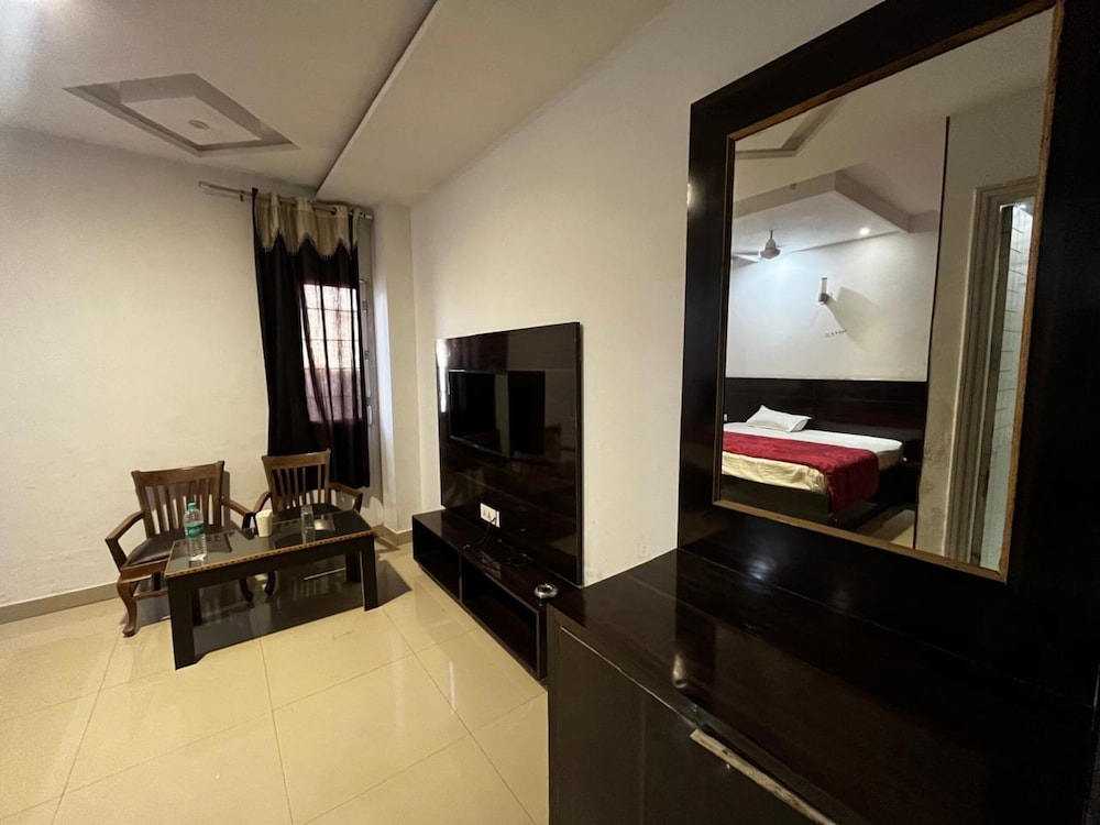 Royal Room photo 3