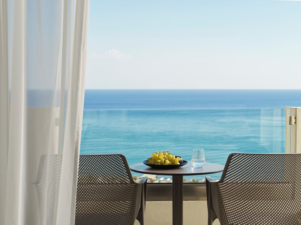 Room, Sea View - Photo 4