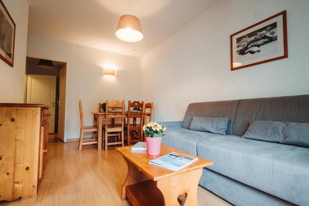 Basic Apartment - Photo 6