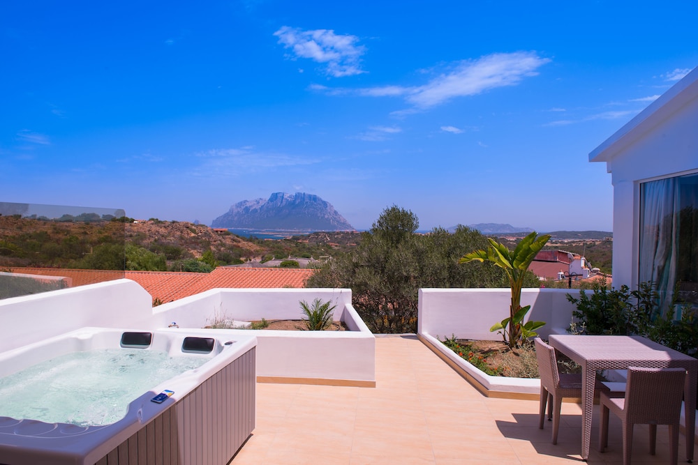 Junior Studio Suite, 1 Bedroom, Hot Tub, Sea View - Photo 4