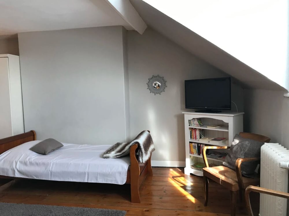 Quadruple Room (Beige) photo 3