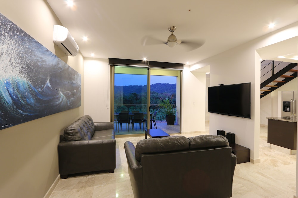 Atlantic Ocean Penthouse, 3 Bedrooms, 3 Bathrooms, Kitchen & 1 plunge pool photo 2