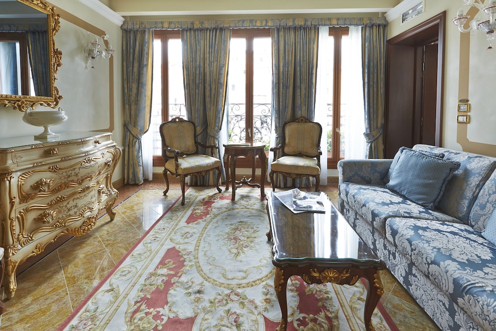 Suite, Canal View (Prestige) photo 2