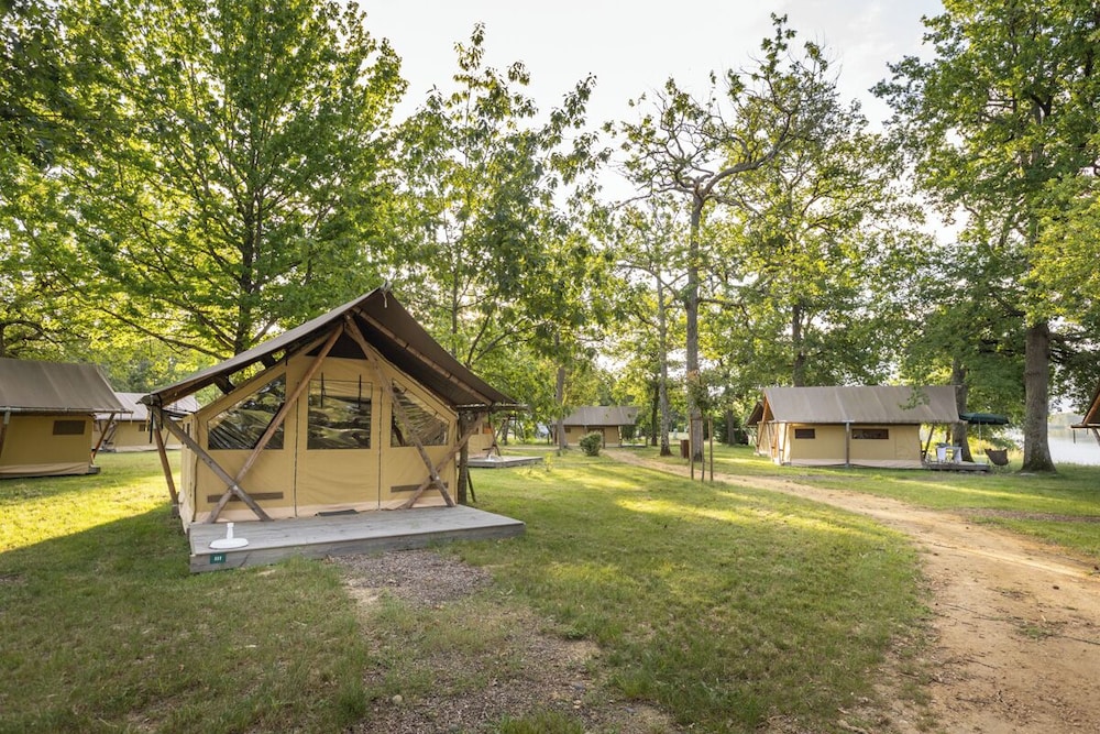 Tent (Tente Canadienne)