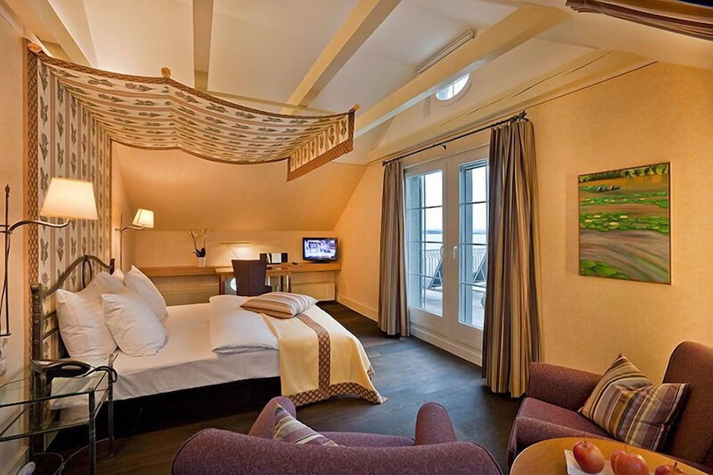 Deluxe Double Room, Patio, Lake View photo 2