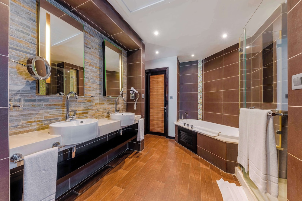Premium Room, Garden View - Photo 9