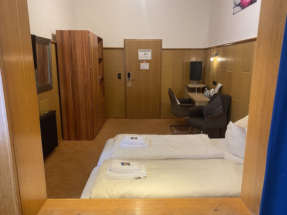 Double Room, 2 Bedrooms, Hill View, Courtyard Area