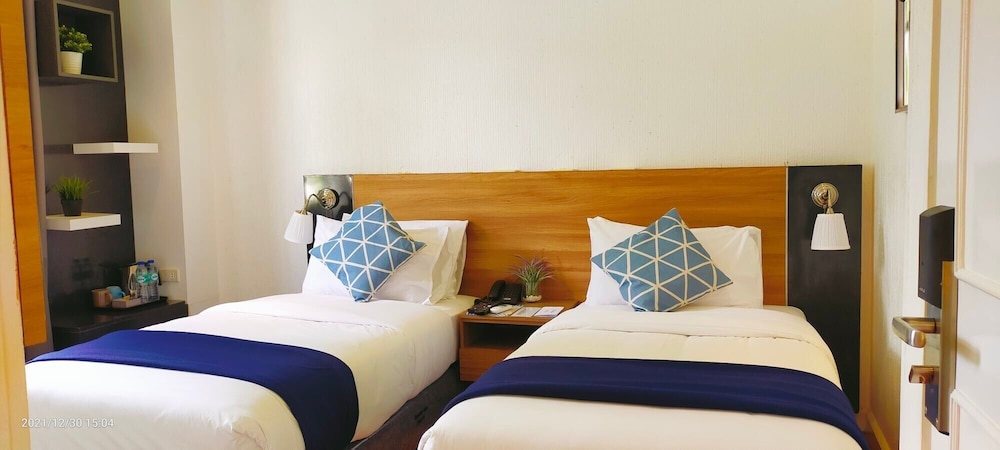 Standard Twin Room, 2 Twin Beds, Bathtub, Garden View photo 3