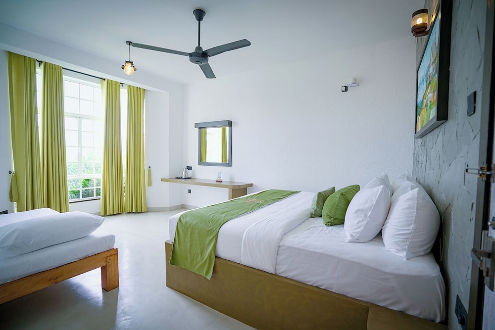 Deluxe Triple Room photo 3