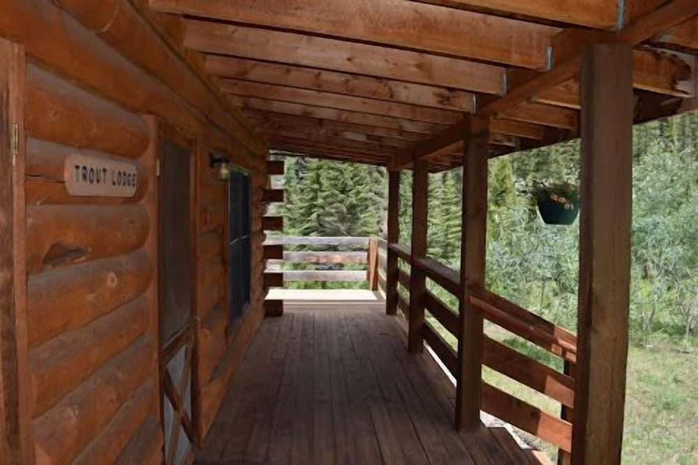 Standard Cabin, 1 Bedroom, Non Smoking, River View (Trout River Cabin) photo 2
