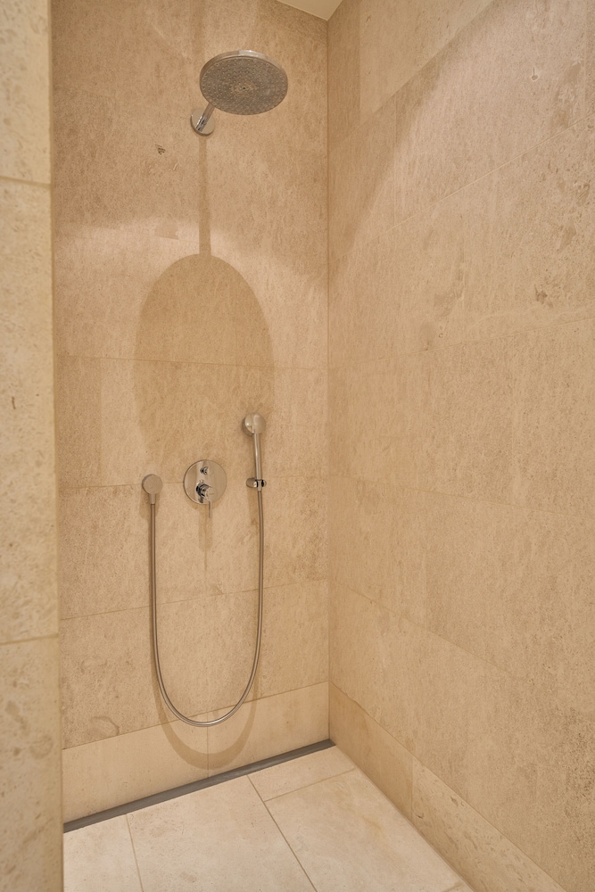 Superior Room (Limmathof Baden Hotel & Private Spa, Badstrasse 20, CH-5408 Ennetbaden) photo 3