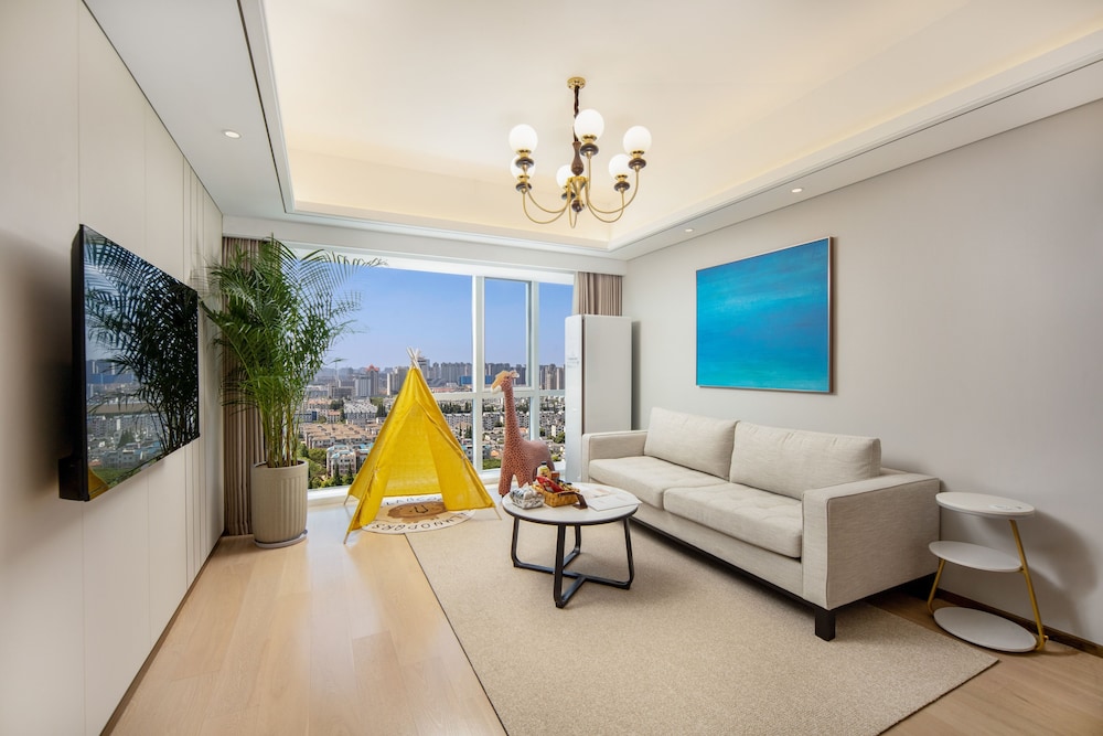 Family Suite, Multiple Beds, Kitchenette, City View