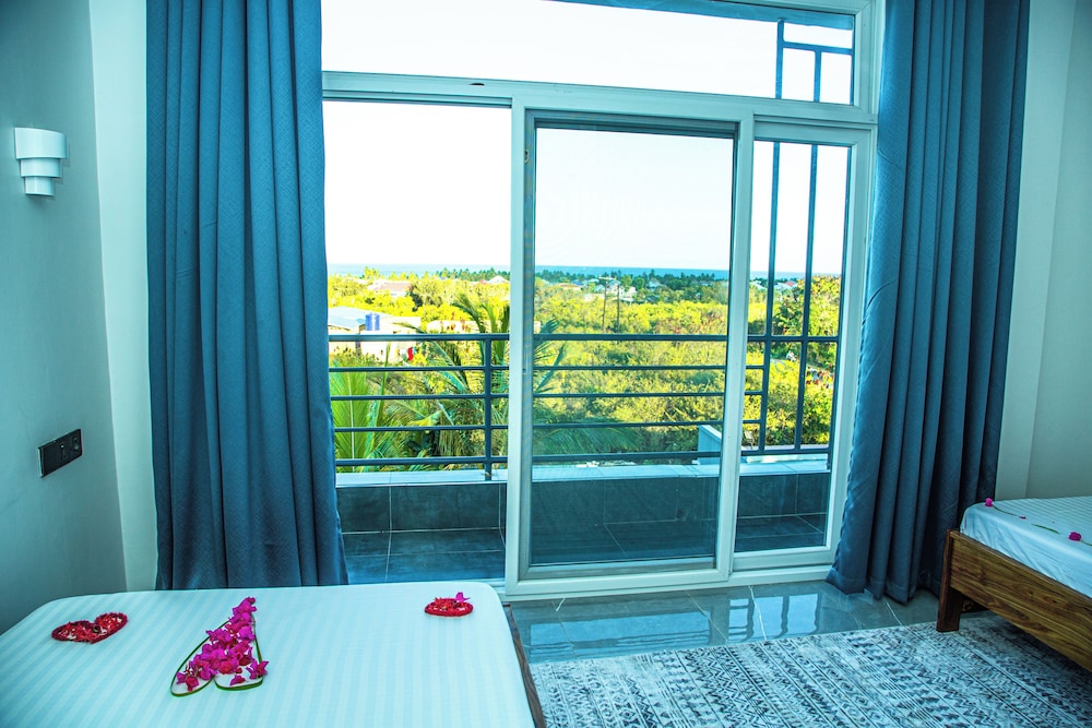 Deluxe Twin Room, Partial Sea View