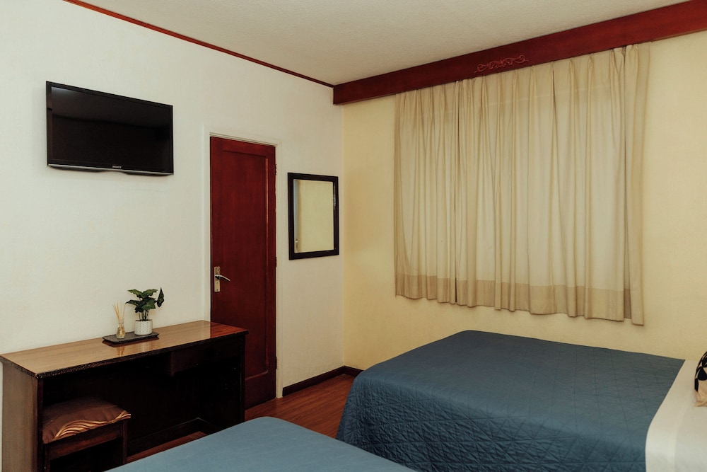 Room, 2 Double Beds (No air conditioning) photo 3