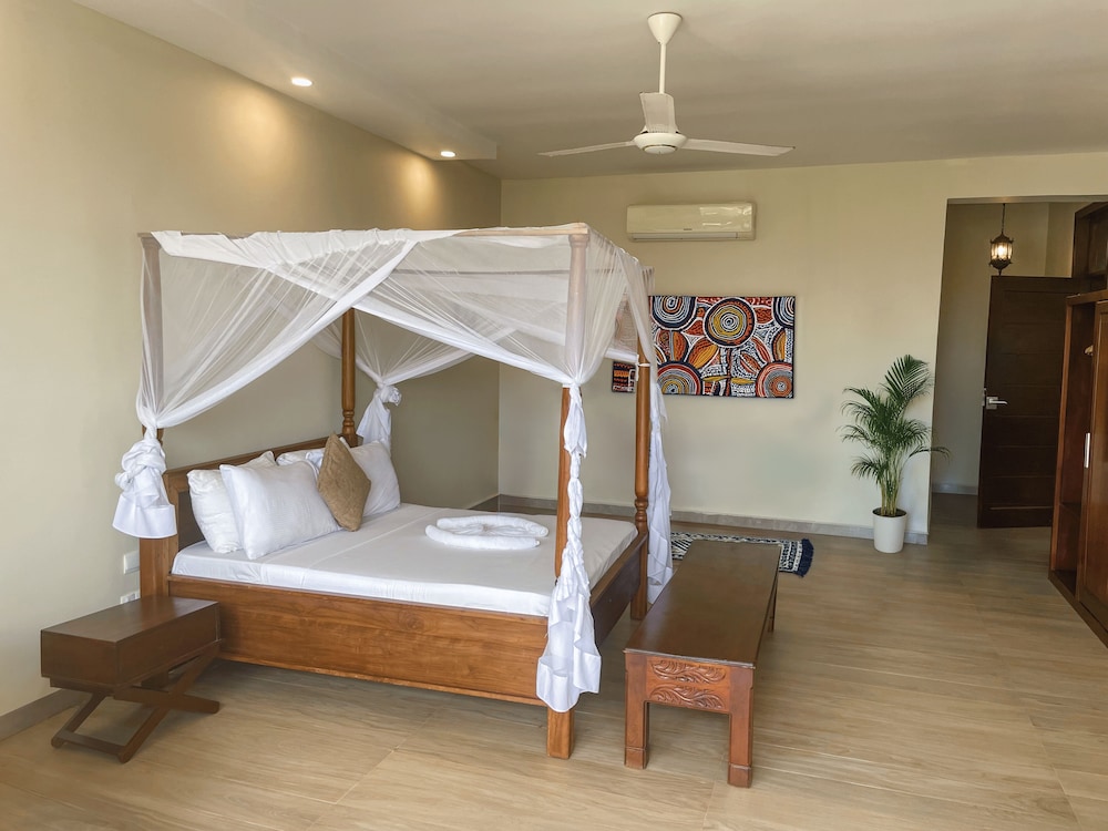 Junior Studio Suite, Pool View