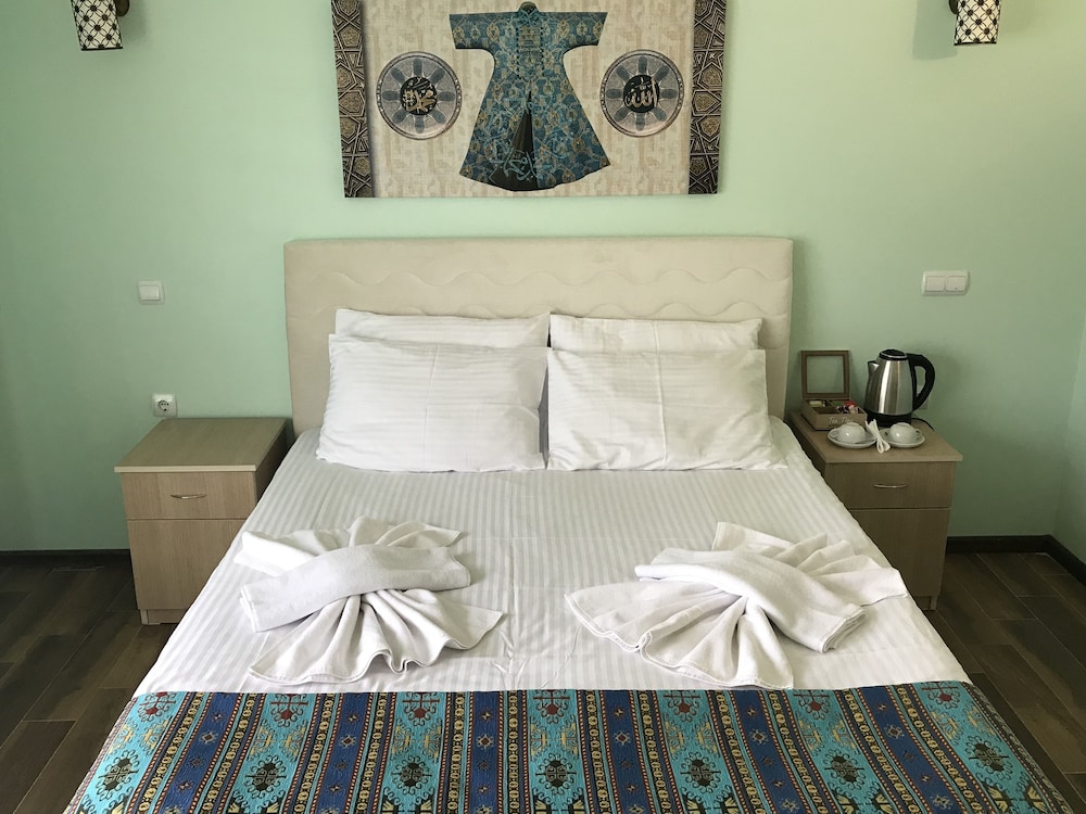 Deluxe Room - Photo 7