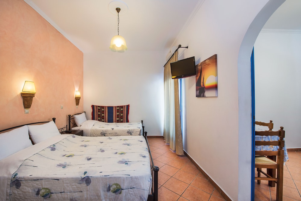 Basic Triple Room