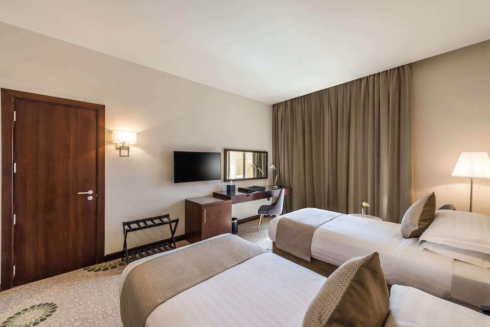 Superior Room, 2 Twin Beds, Non Smoking, City View - Photo 2