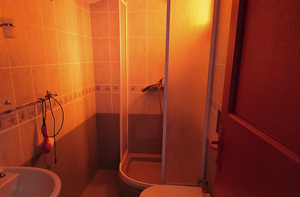 Red Room photo 2