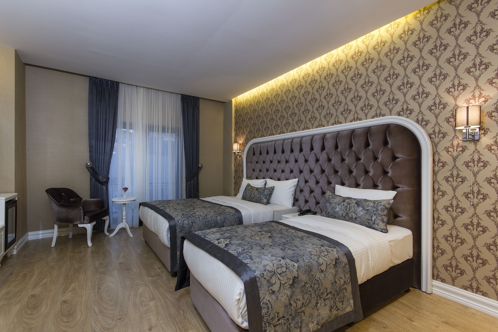Family Triple Room, Balcony photo 3