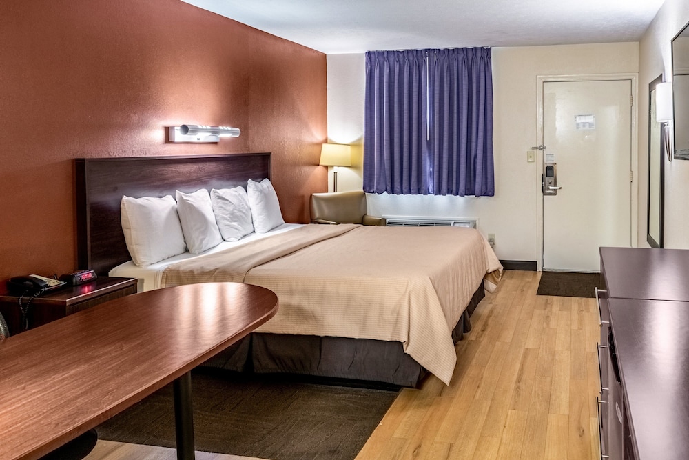 Superior Room, 1 King Bed, Non Smoking - Photo 1