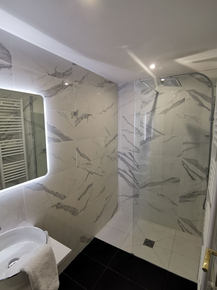 Deluxe Double Room - Photo 2