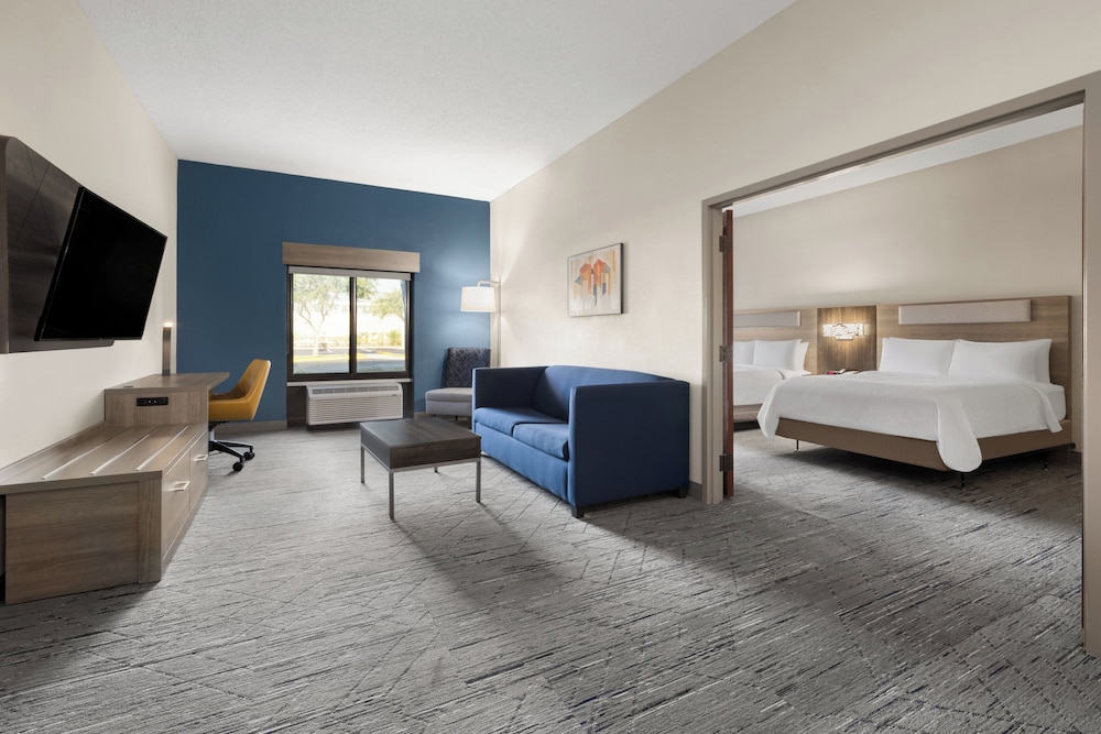 Suite, 1 Bedroom, Roll-in Shower (Mobility Accessible) photo 2