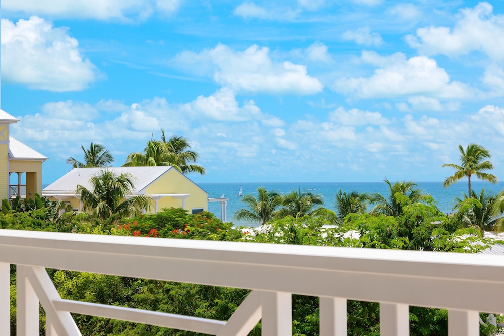 Partial Oceanview 1 King - Photo 2