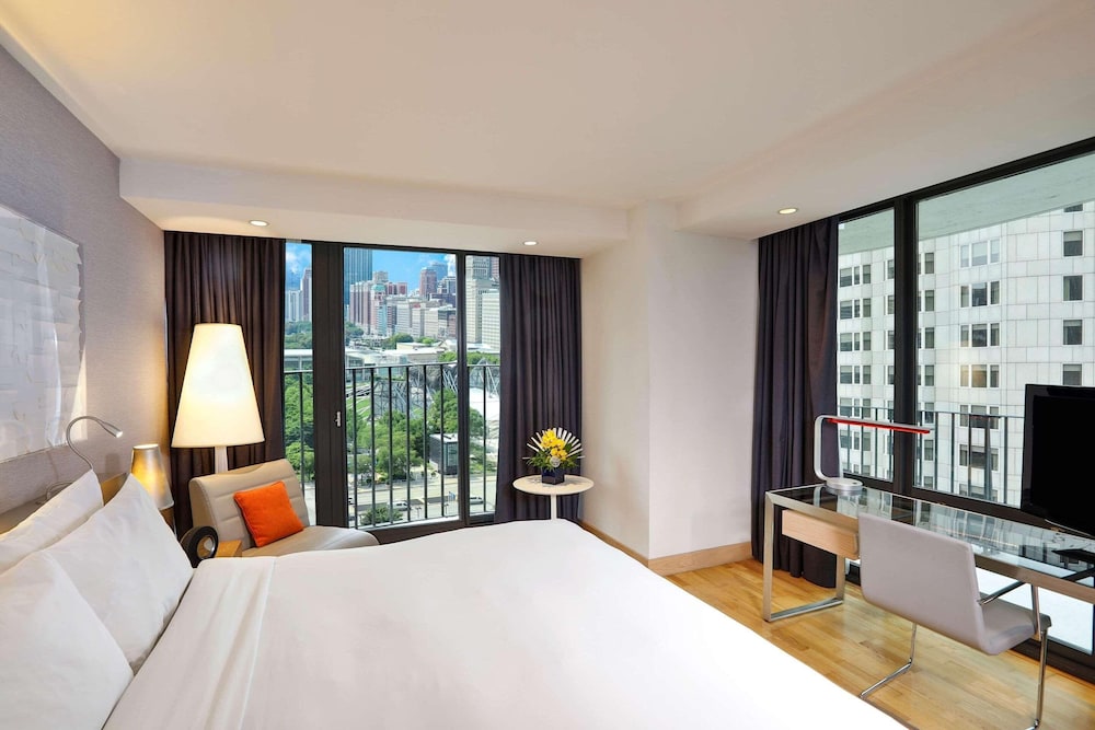 Room, 1 King Bed, Non Smoking - Photo 4