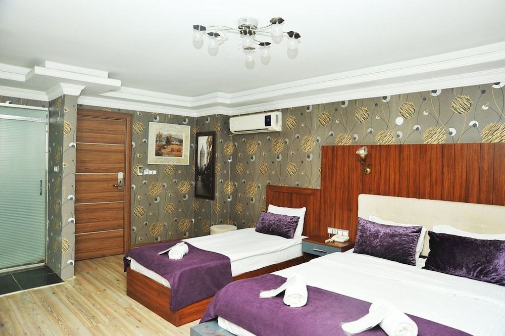 Family Room photo 3