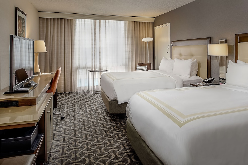 Standard Room, 2 Double Beds (Hearing Accessible) - Photo 2