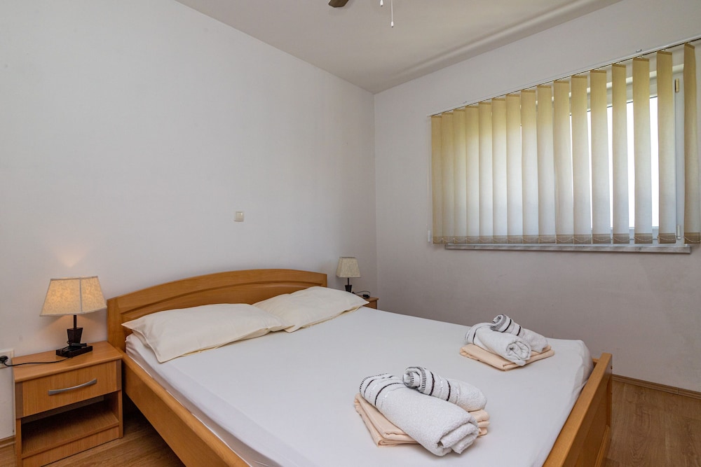 Apartment (A7)