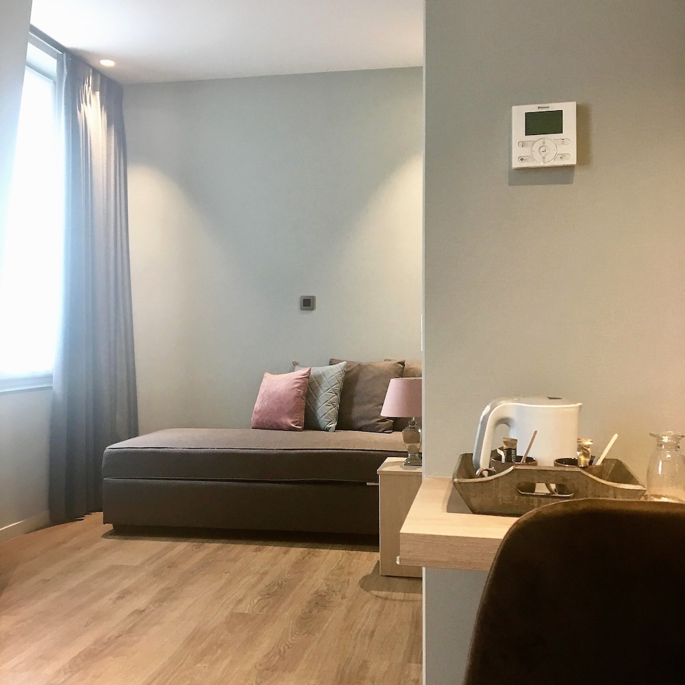 2 Person Xl Room Wheelchair Accessable photo 3