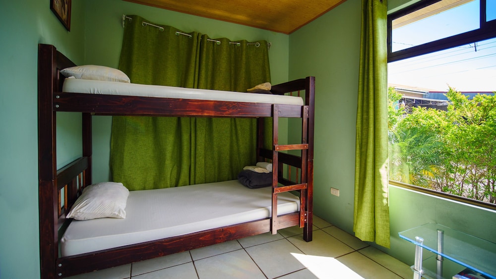 Basic Double or Twin Room, Shared Bathroom photo 3
