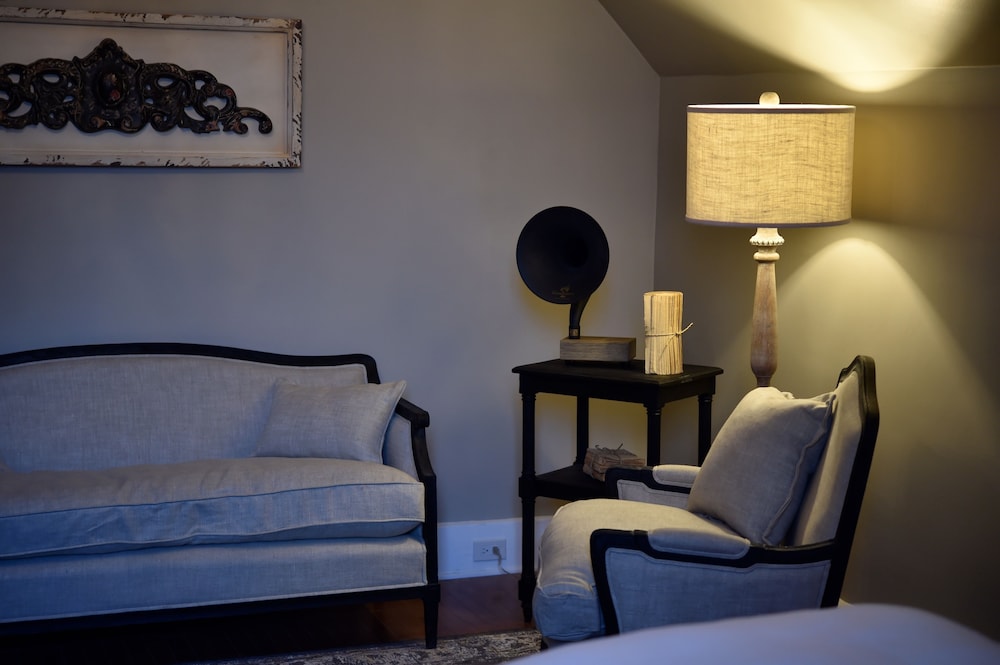 Grand Comfort Room, 1 Queen Bed ( #7 ) photo 3