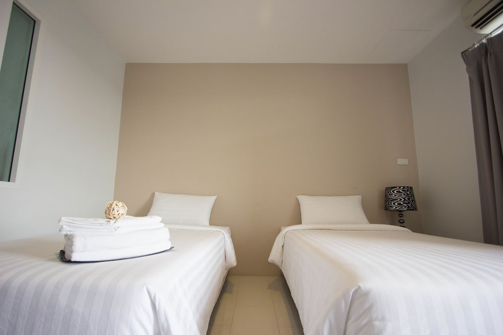 Deluxe Twin Room photo 2