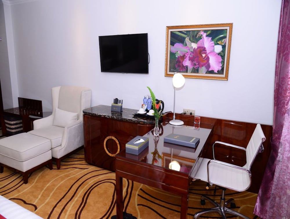 Royal Hinthar Suite