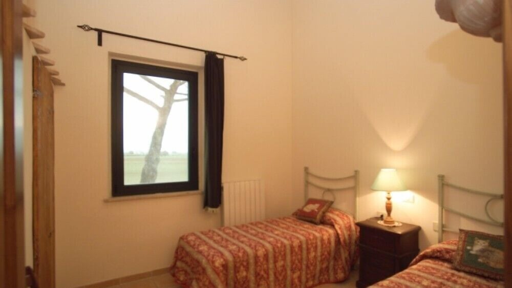 Family Apartment, 2 Bedrooms, Valley View photo 2